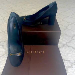 Gucci Black Suede & Leather Pumps 👠👠